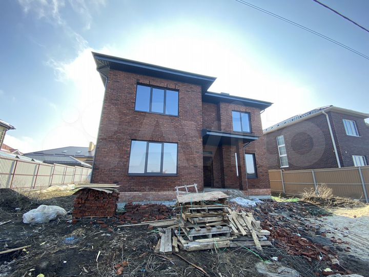 Дом 220 м² на участке 5,4 сот.