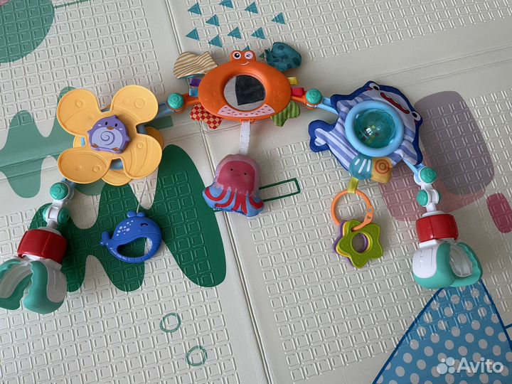 Дуга с игрушками