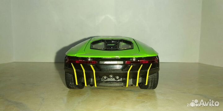 Модель автомобиля 1/32