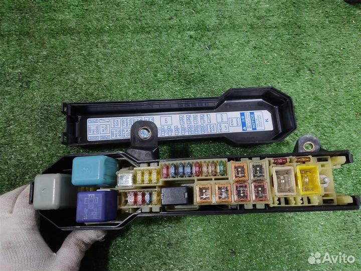 Блок предохранителей Lexus GS300 (S160) 2001