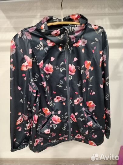 Ветровка женская