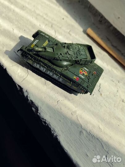Игрушечный танк