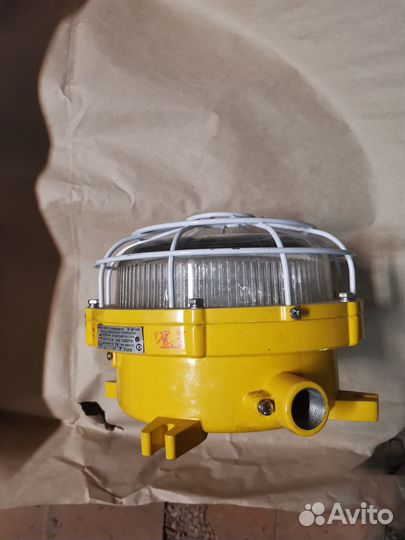 Светильник промышленный, прожектор