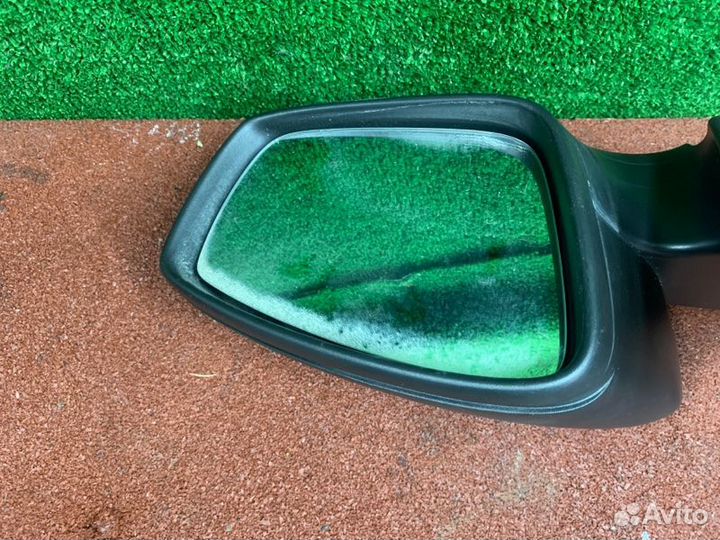 Зеркало заднего вида боковое правое Skoda Rapid 1