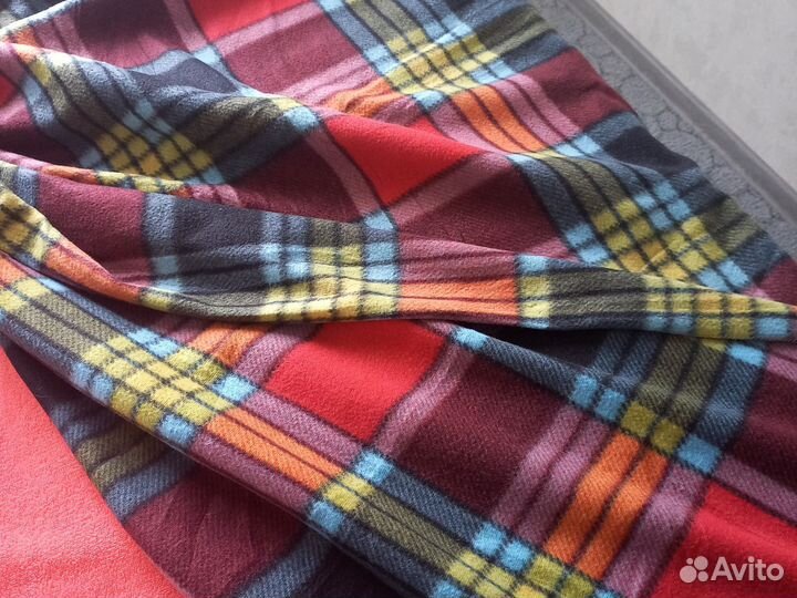 Небольшой мягкий плед