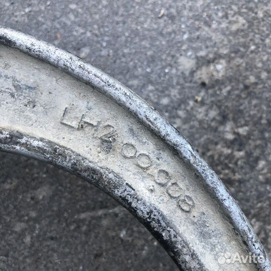 Рычаг передний верхний Cadillac SRX/STS 1