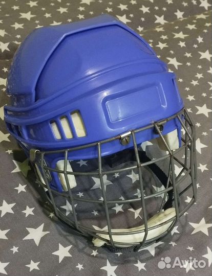 Хоккейный шлем