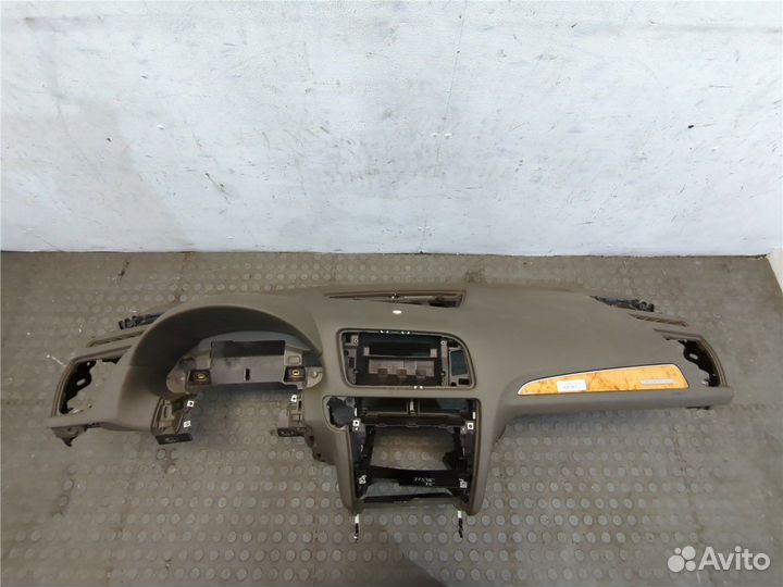 Панель передняя салона Audi Q5, 2009