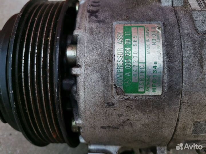 Компрессор кондиционера A0002302011 Mercedes-Benz