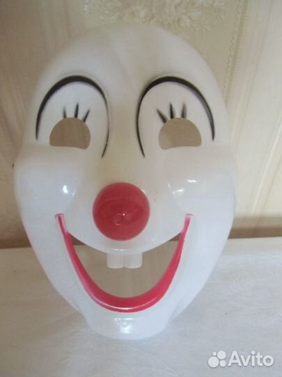 Маски новогодние, парики (цена за все)