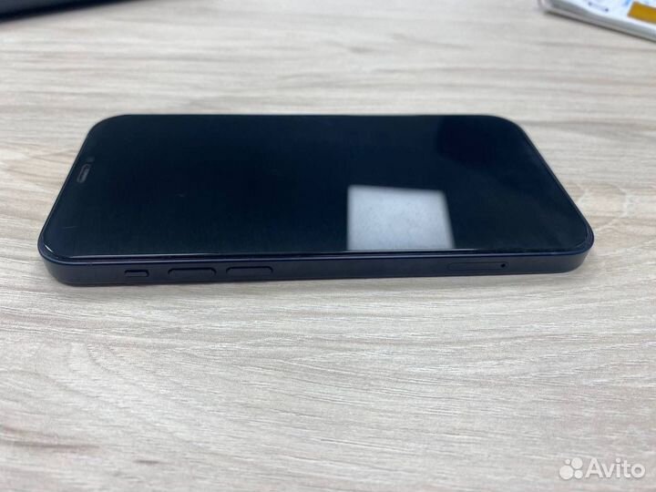 iPhone 12, 64 ГБ