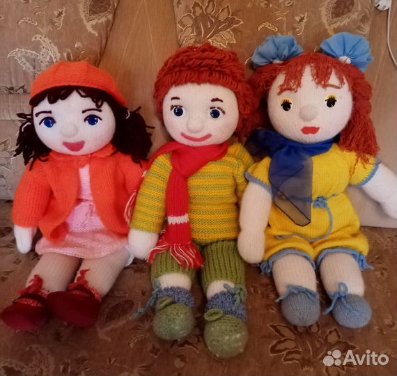 Вязаная кукла ручной работы