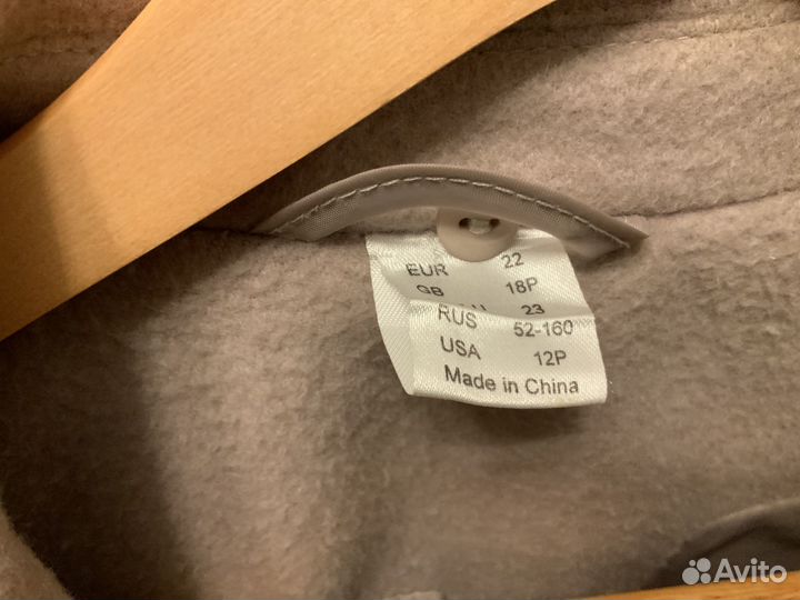 Полупвльто новое с иск.мехом Германия 52 размер
