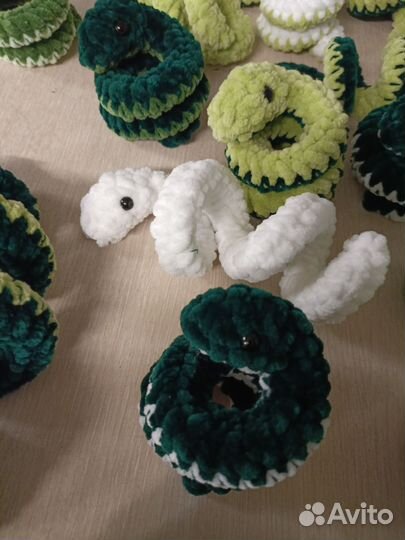 Подвеска в авто на зеркало змея