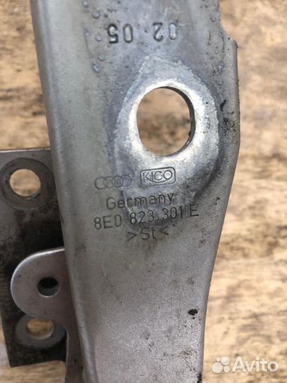 Петля капота правая, левая Audi A4 B7