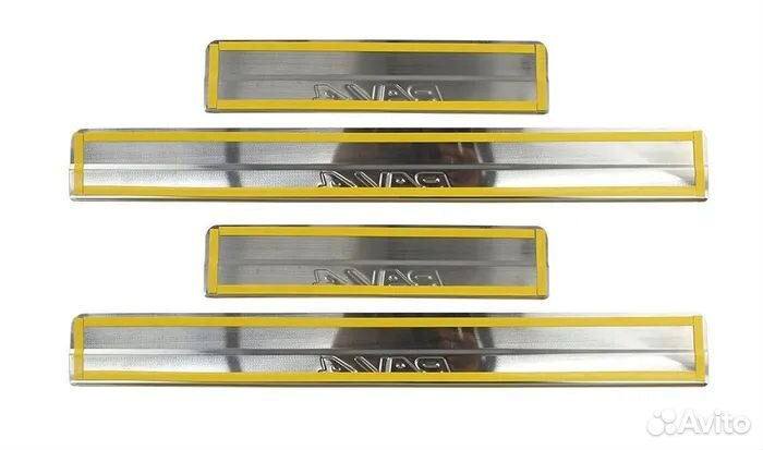 Накладки на пороги Тойота Рав4 с 2019г ступень