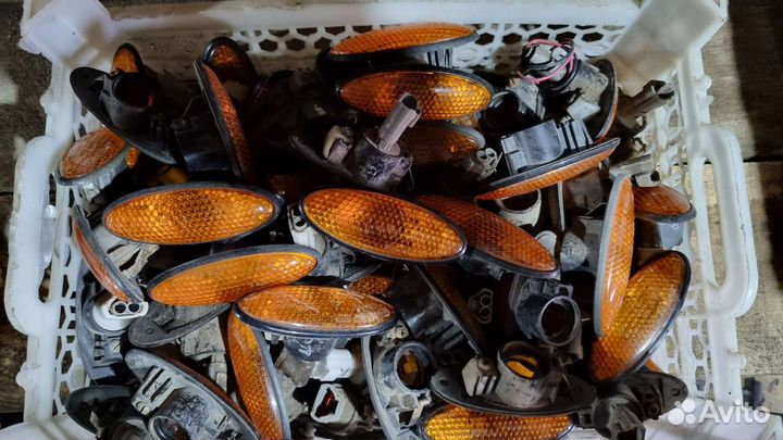 Повторитель поворотов на крыло Киа спектра