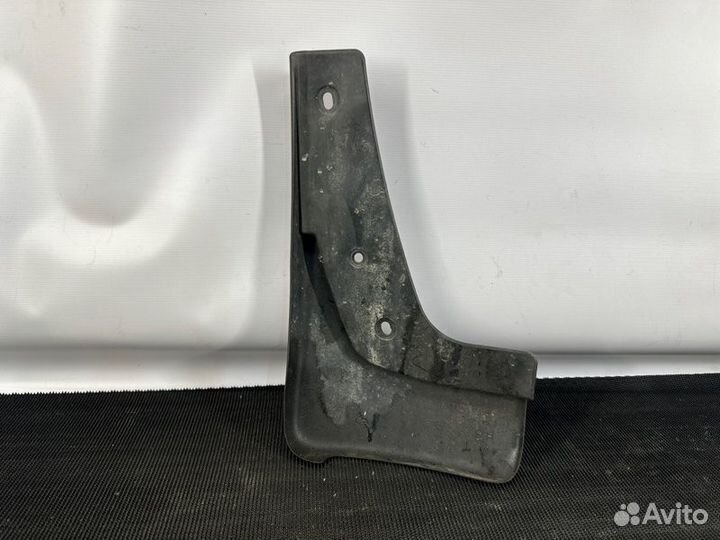 Брызговик задний правый Nissan X-Trail T31