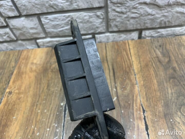 Toyota camry V50 Кнопка открывания багажника