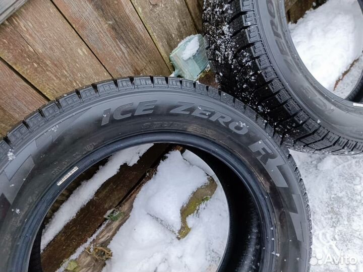 Pirelli Ice Zero FR 225/60 R18 104T