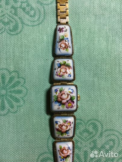 Часы женские финифть