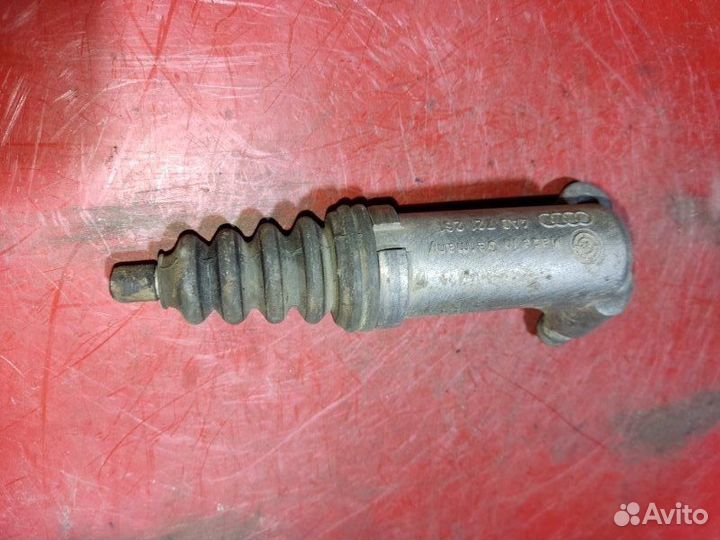 Цилиндр сцепления рабочий Audi 100 седан 2.8 AAH