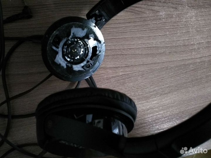 Наушники Sony