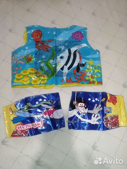 Жилет для плаванья и нарукавники