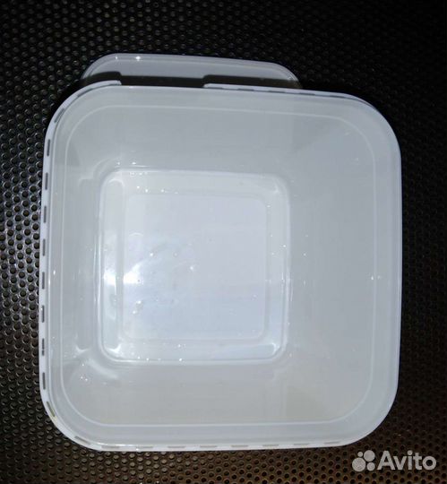 Пластиковый контейнер