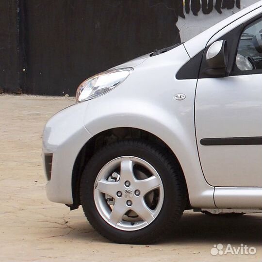 Крыло переднее левое в цвет Peugeot 107