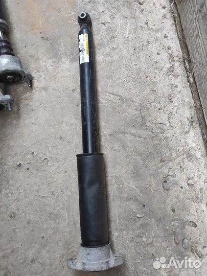 Амортизатор задний Mercedes Benz W 205