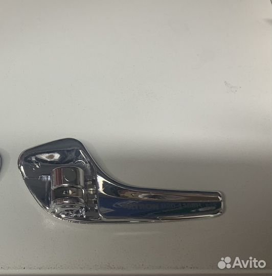 Ручка двери внутренняя правая Opel Corsa D