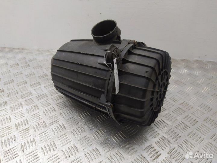 Б/У Корпус воздушного фильтра Европа. 1349549080