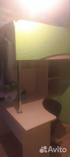 Кровать чердак со столом бу