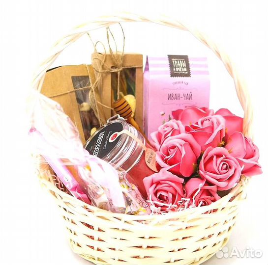 Подарочная корзинка со сладостями доставка за час