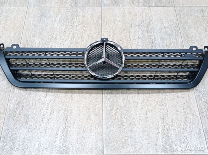 Решетка радиатора Mercedes-Benz Sprinter W901