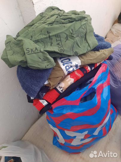 Отдам детские и взрослые вещи