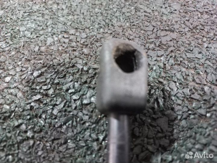 Амортизатор крышки багажника Ауди ку7