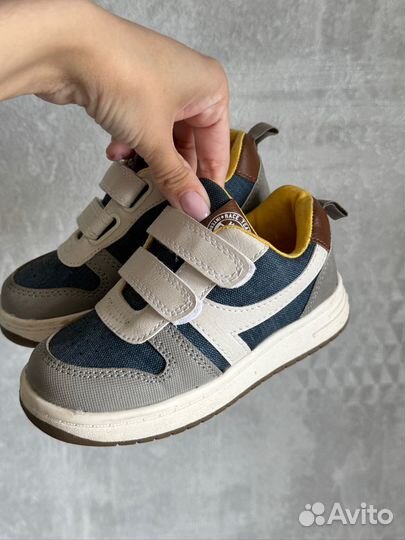 Кроссовки детские 26 размер