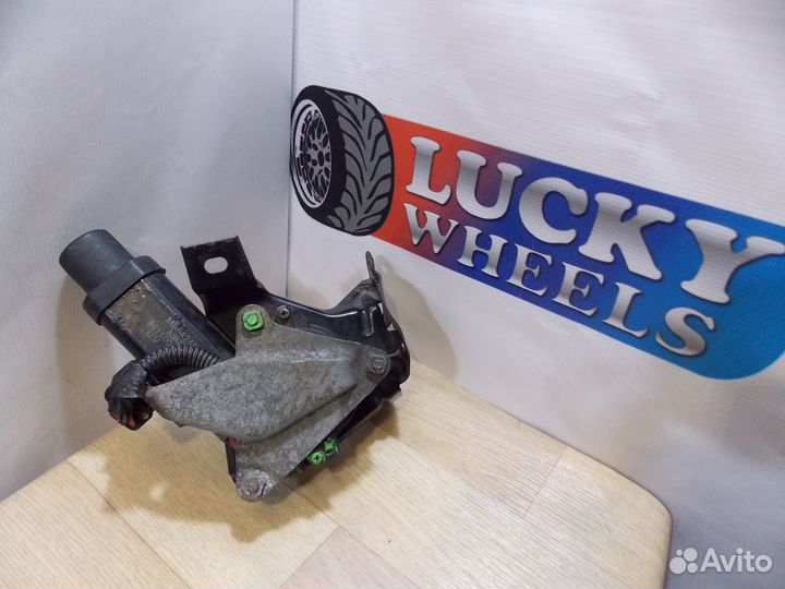 Mitsubishi Eclipse моторчик фары дворников правый