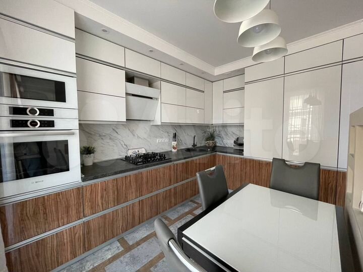 2-к. квартира, 64 м², 1/2 эт.