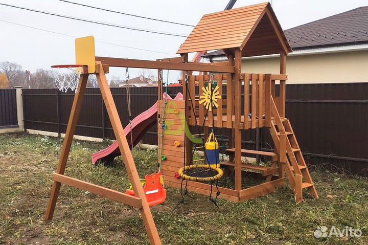 Детская уличная площадка