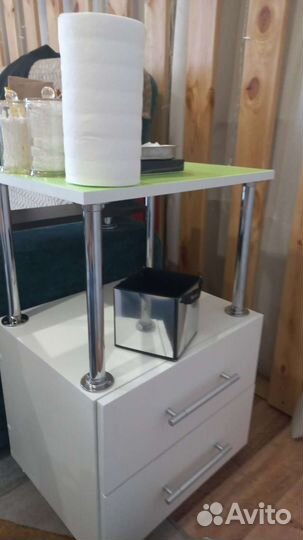 Этажерка на колесиках с ящиками