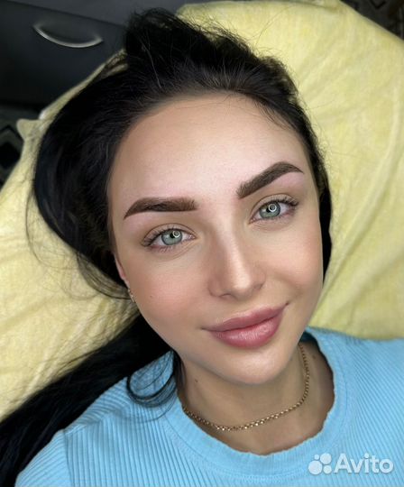 Перманентный макияж бровей