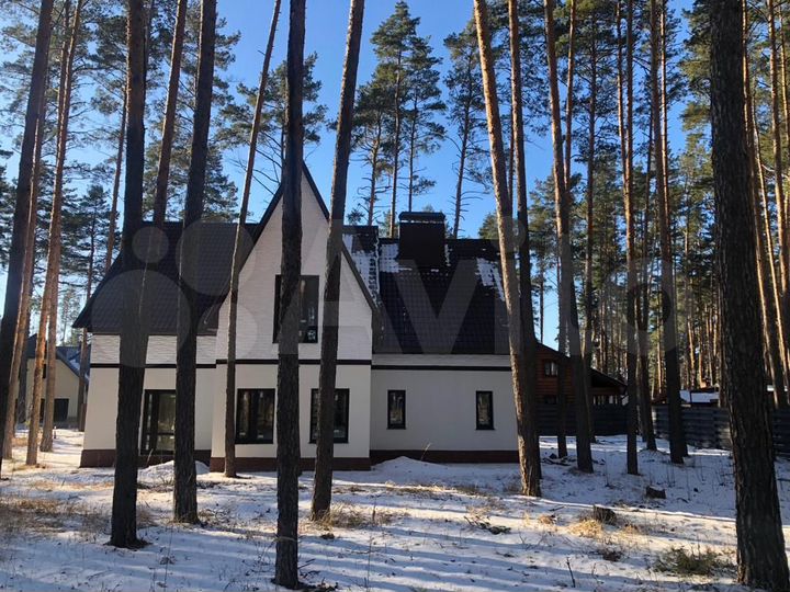 Коттедж 300 м² на участке 16 сот.