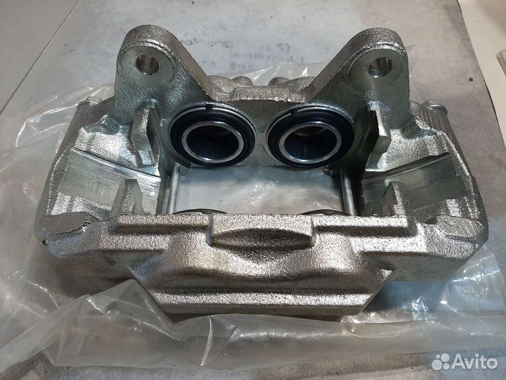 Суппорт тормозной передний правый Land Cruiser 120