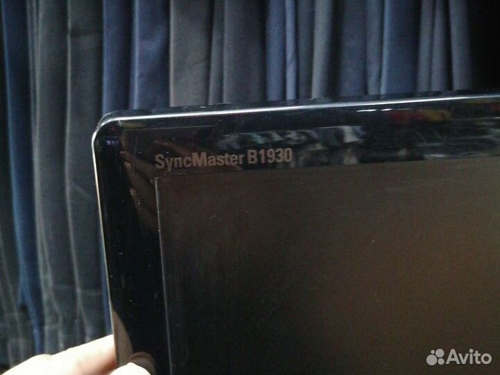 Монитор Samsung, диагональ 19