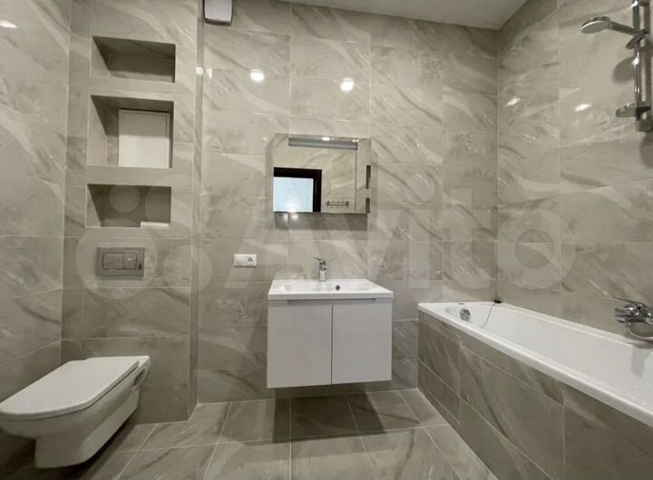 3-к. квартира, 100 м², 2/5 эт.