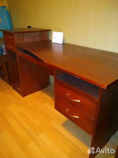 Компьютерный стол