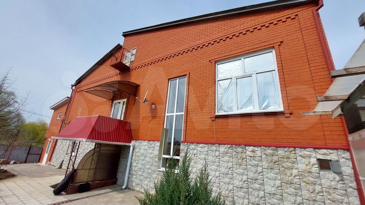 Дом 395 м² на участке 9,4 сот.